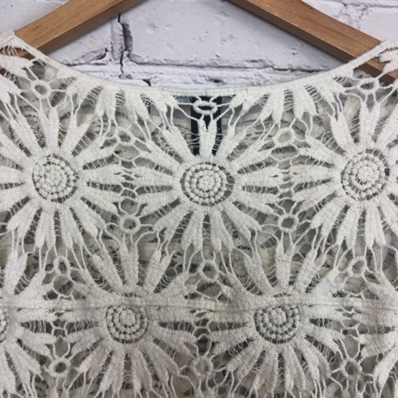 Forever 21 Top Crochet Floral Open Knit Crop Sz Sm - Picture 5 of 8